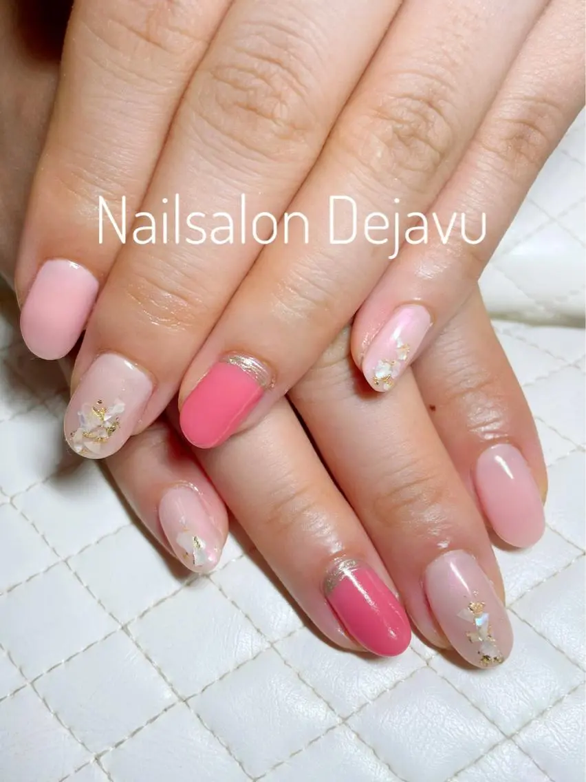 ネイル アートネイル オーロラネイル 持ち込み ワンカラーネイル ピンク Nail salon Dejavu 🌿のネイルデザイン