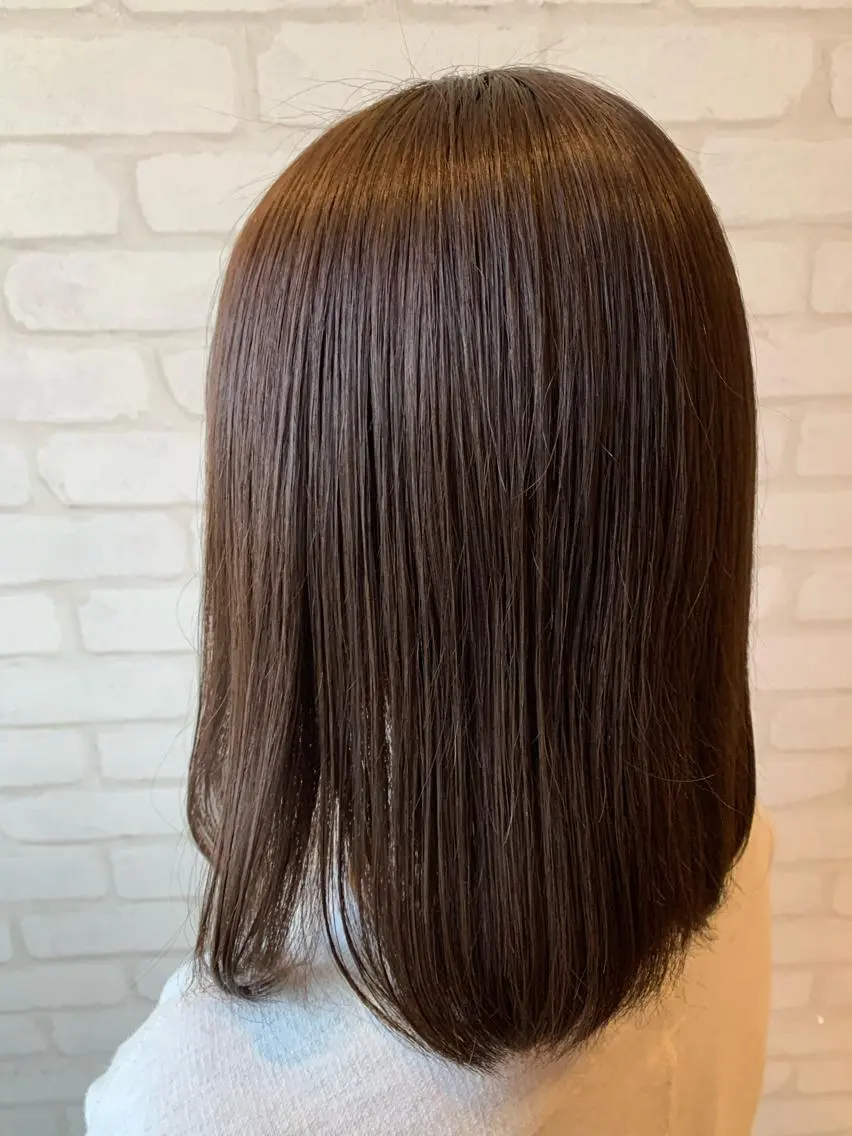 セミロング 秋葉 万柚子のヘアスタイル