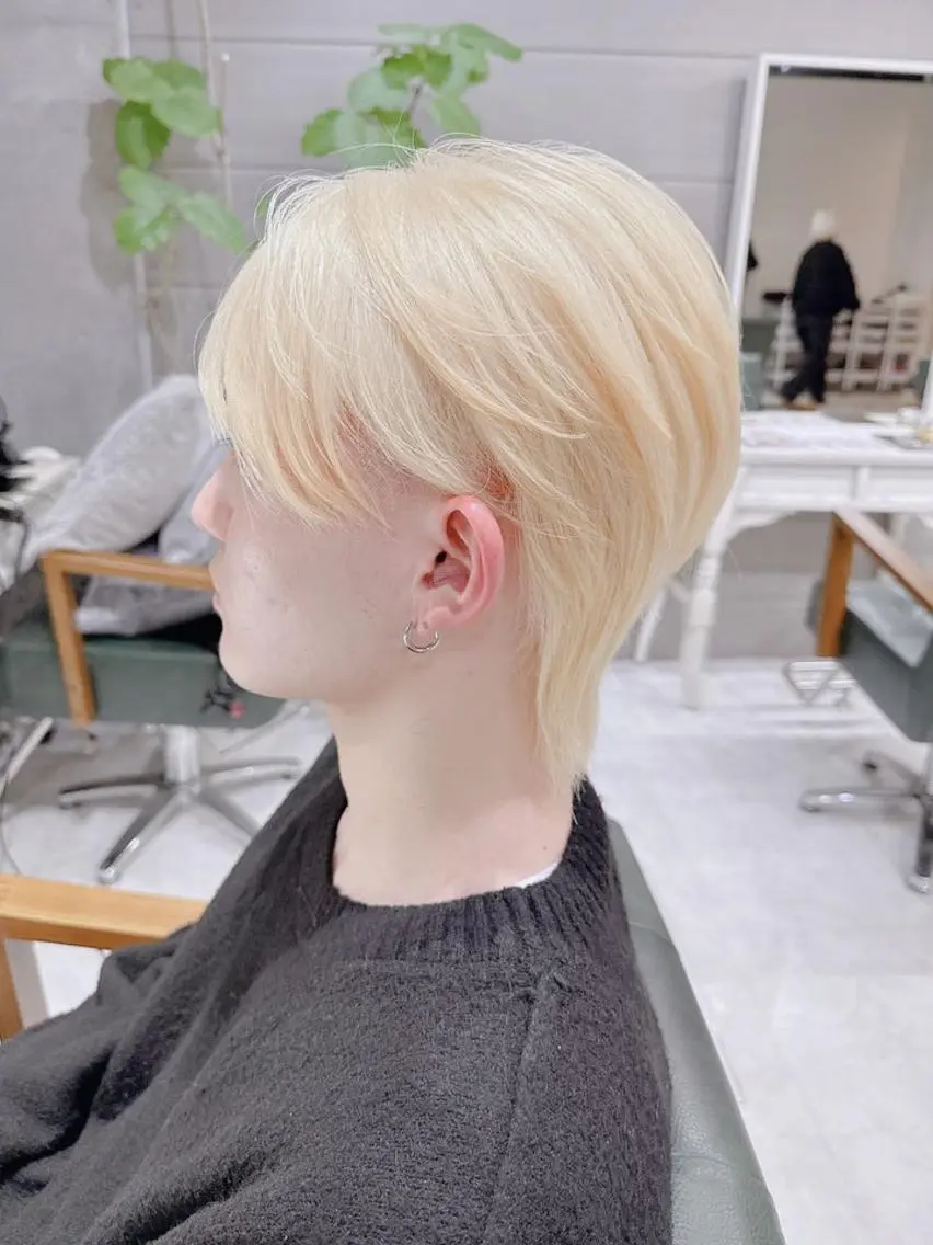 ショート カラー メンズ メンズブリーチ メンズハイトーン マッシュウルフ マッシュ メンズウルフカット DAYS Men’sのヘアスタイル