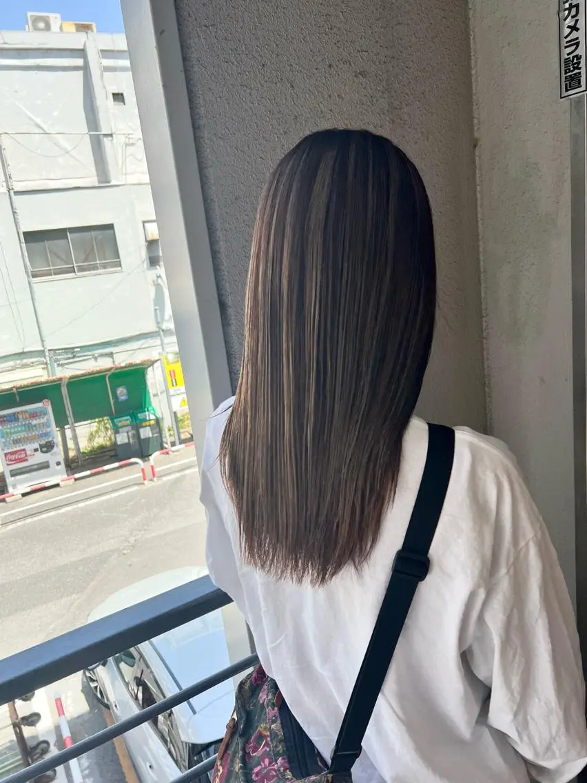 セミロング ハイライト カット ヘアカラー トリートメント Kazu .Kのヘアスタイル