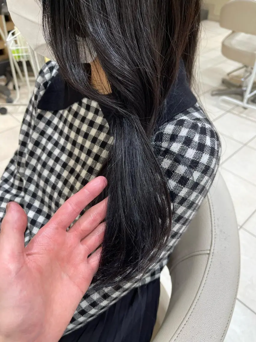 セミロング カラー デザインカラー ネイビーカラー カネヒラ リョウスケのヘアスタイル