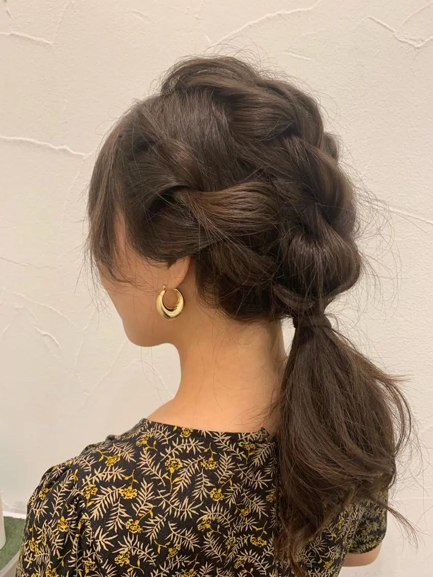 セミロング カラー ヘアアレンジ ヘアセット ミドウチ アヤカのヘアスタイル