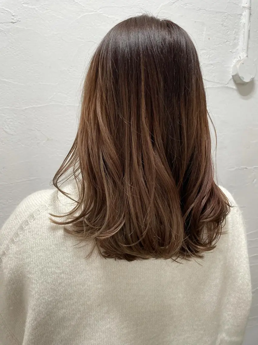 ミディアム カラー カット ヘアカラー トリートメント 平 ちひろのヘアスタイル