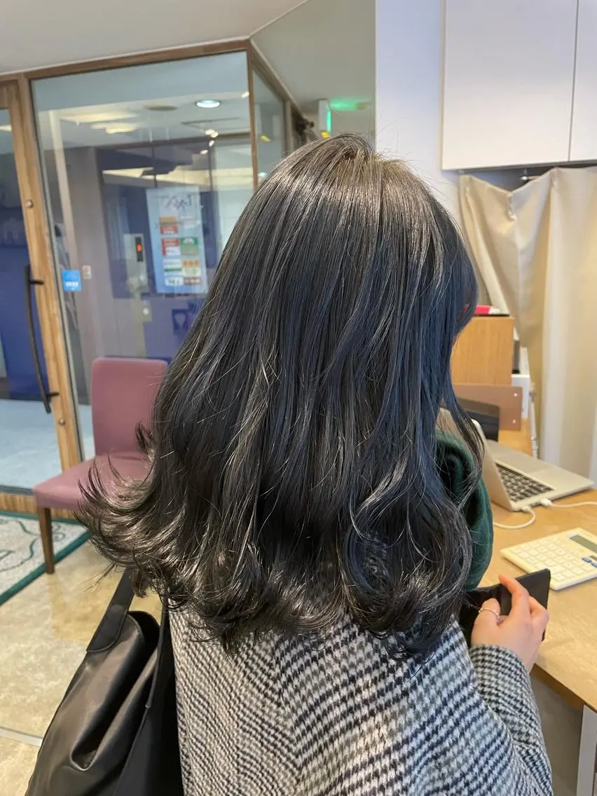 ロング 韓国風ヘア ヘアカラー トリートメント 奥野 紗弓のヘアスタイル