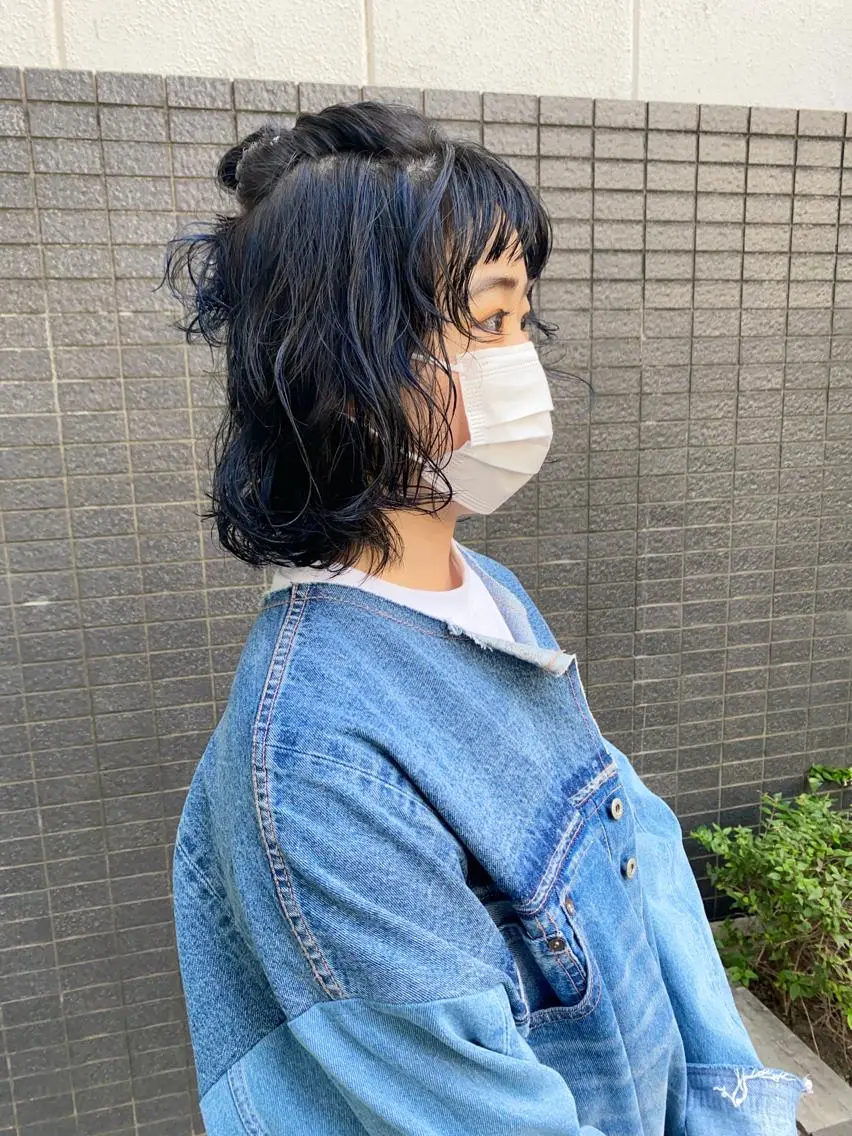 ミディアム カラー パーマ ヘアアレンジ デザインカラー/ボブ ブリーチカラー/ユリのヘアスタイル