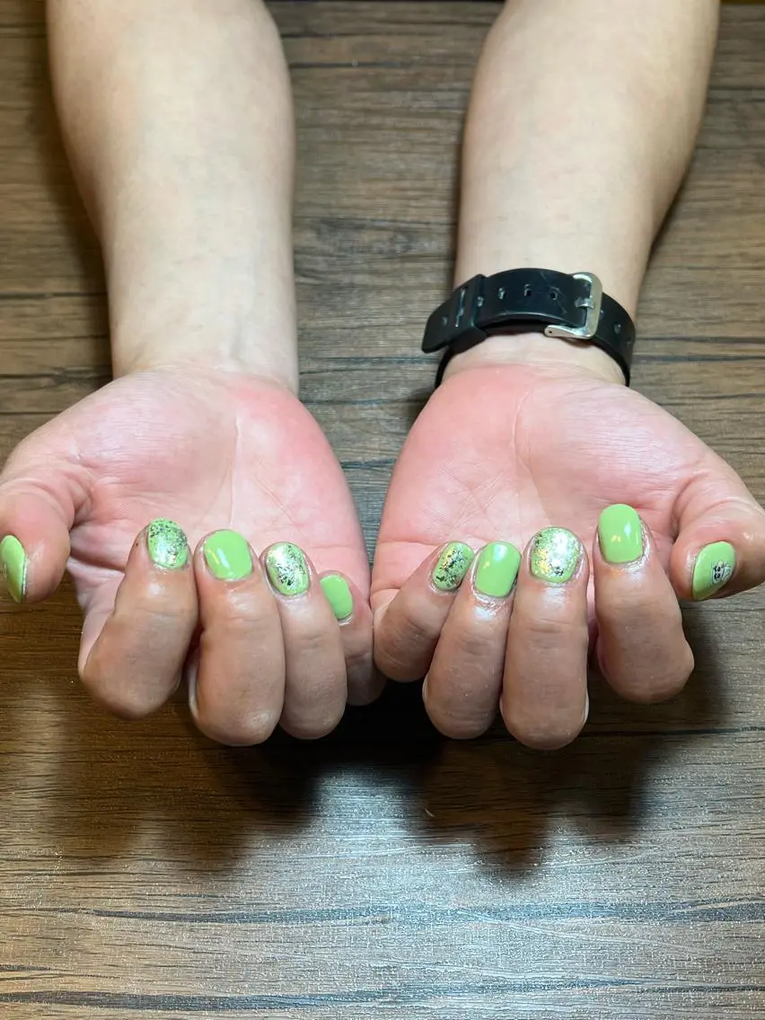 ネイル ワンカラーネイル ハンドネイル HENRIETTA NAILSALONのネイルデザイン