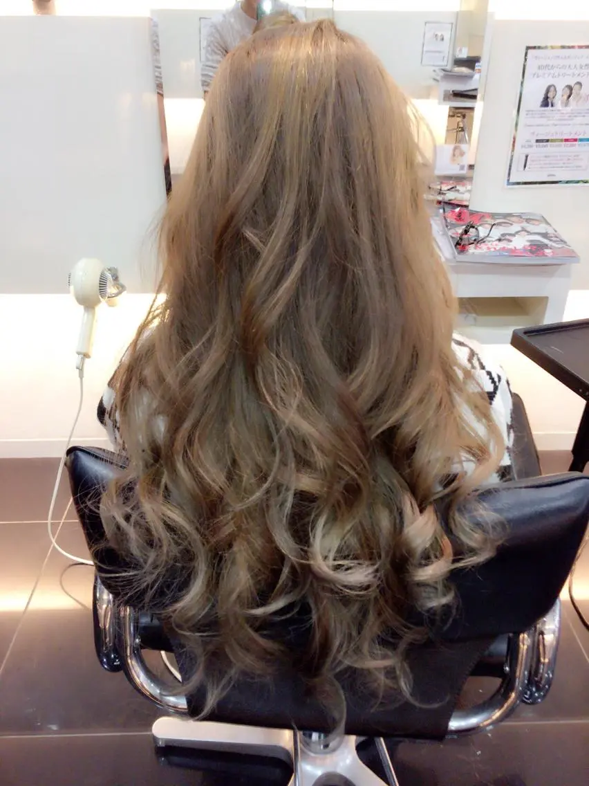 ロング カラー 関口 友行のヘアスタイル