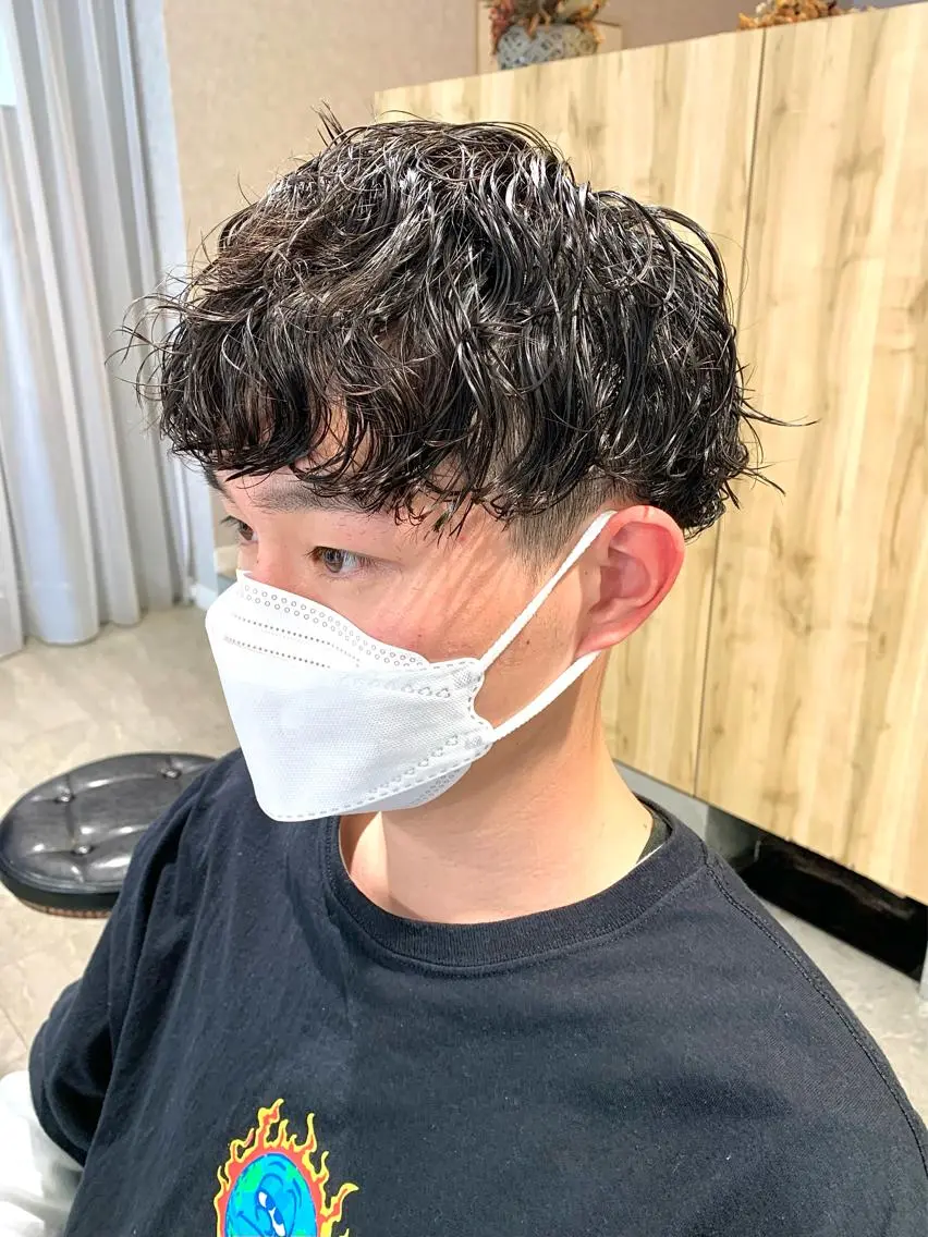 ショート パーマ ヘアアレンジ メンズ メンズパーマ 波巻きパーマ スパイラルパーマ メンズパーマ職人 加藤 弘貴のヘアスタイル
