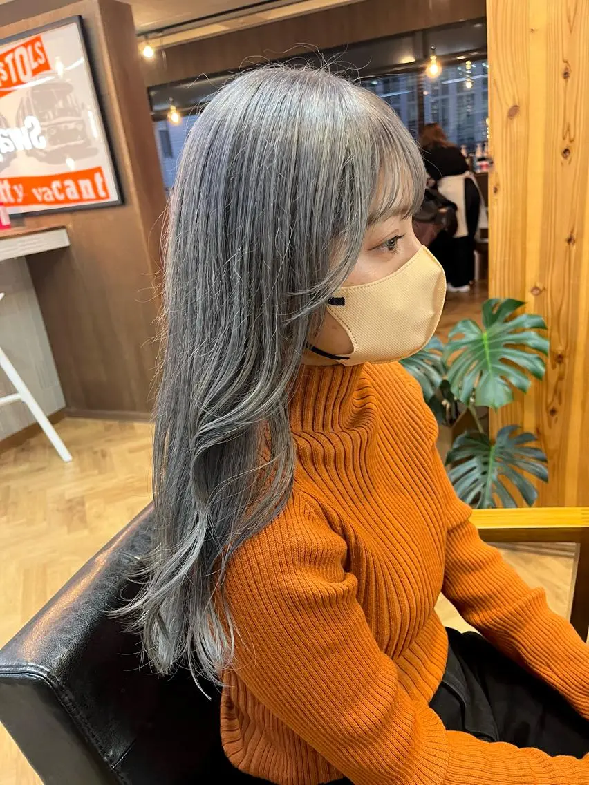 ロング カラー ブリーチ ブルーカラー ena/ブリーチなし 透明感・レイヤー🎀のヘアスタイル