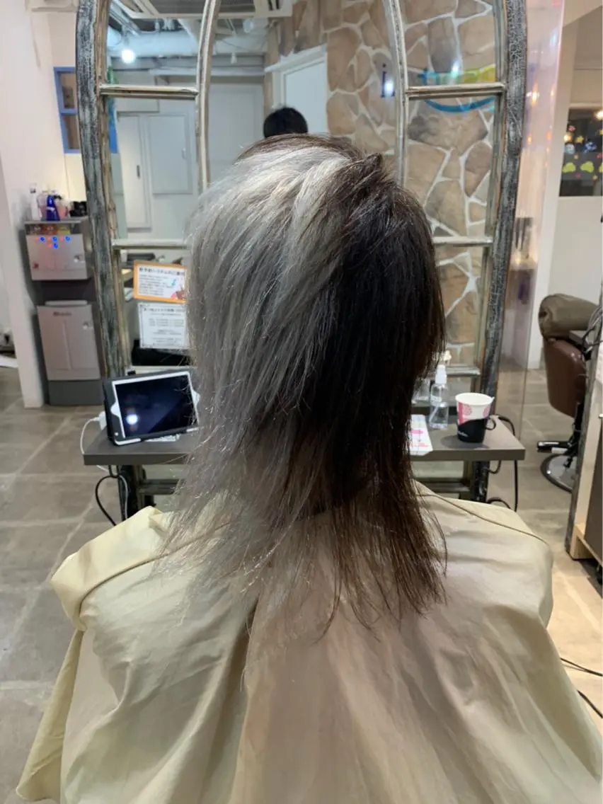 メンズ ヘアカラー トリートメント ヲタク美容師 店長　上原のヘアスタイル