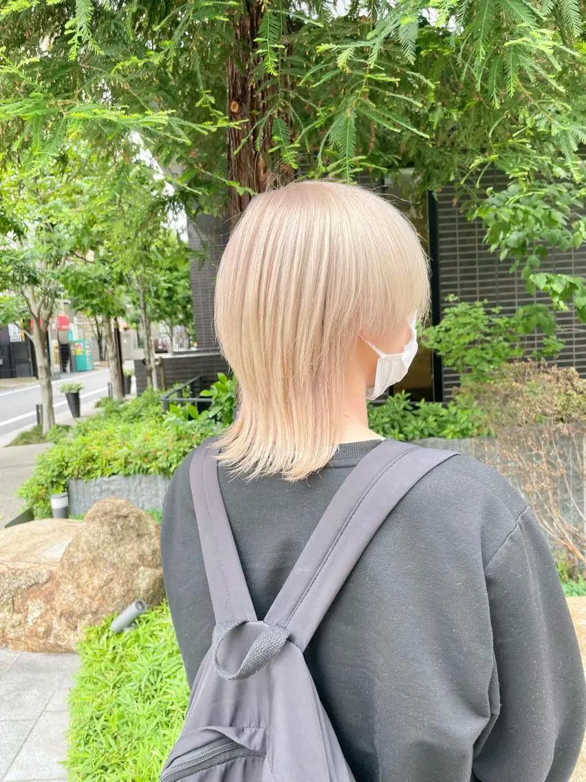 ショート カラー アッシュ バレイヤージュ ベージュカラー 黒髪 ブリーチ 安田和洋 ブリーチカラー特化のヘアスタイル