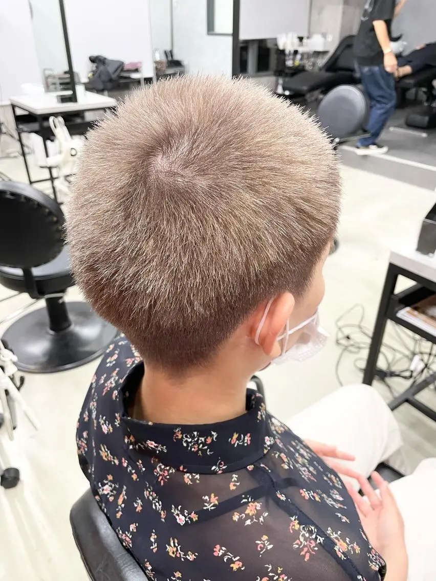 ショート カラー ハイトーンカラー ヘアカラー LUXBE LUCE ひなののヘアスタイル