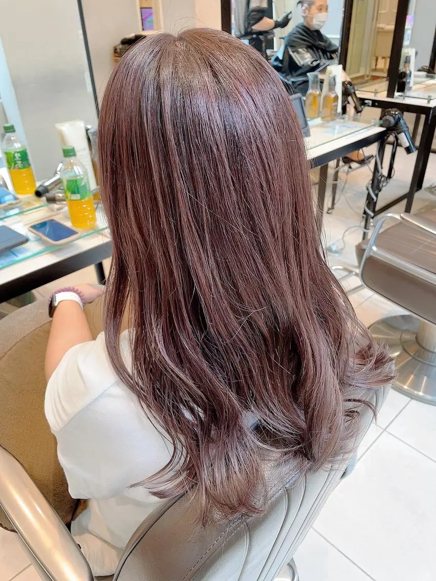 セミロング カラー ブラウンカラー カシス ハイライトカラー ハイライト ヘアカラー トリートメント 🦖鶴岡 香純🦖のヘアスタイル