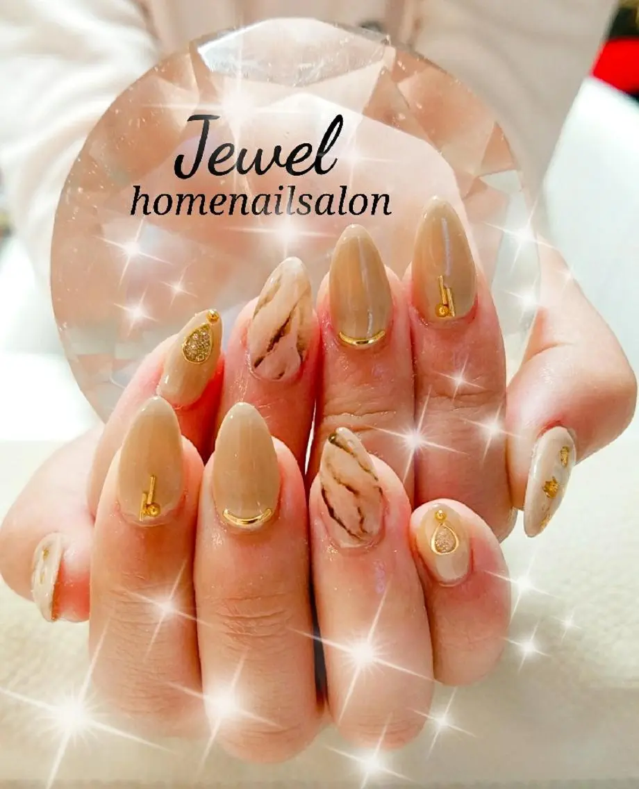 ネイル ＪＥＷＥＬ ＮＡＩＬのネイルデザイン