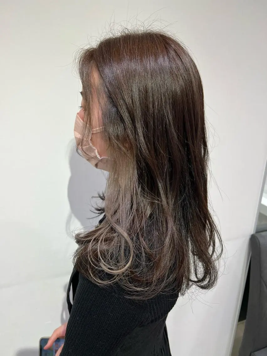 セミロング カラー アッシュ ベージュカラー 透明感カラー イヤリングカラー イルミナカラー ヘアカラー トリートメント 【暖色カラー特化】 中山由梨のヘアスタイル