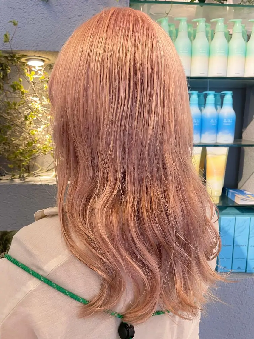 カラー ブリーチ ピンクカラー sato ayaka |透明感カラー🫧のヘアスタイル