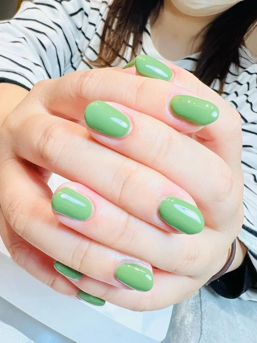 ネイル グリーン ワンカラーネイル bijou nails 蓮のネイルデザイン