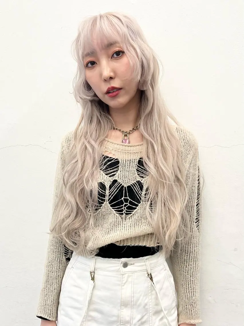 セミロング カラー ブリーチ ブロンド ケアブリーチ ダブルカラー ハイトーンカラー ヘアカラー トリートメント HARU//原宿🤍 リピート率NO.1のヘアスタイル