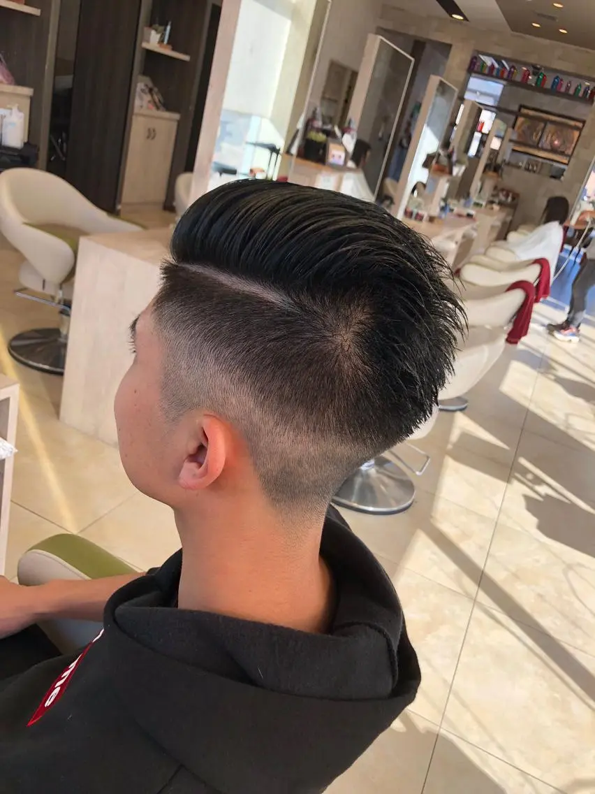 メンズ フェードカット 石川 信英のヘアスタイル