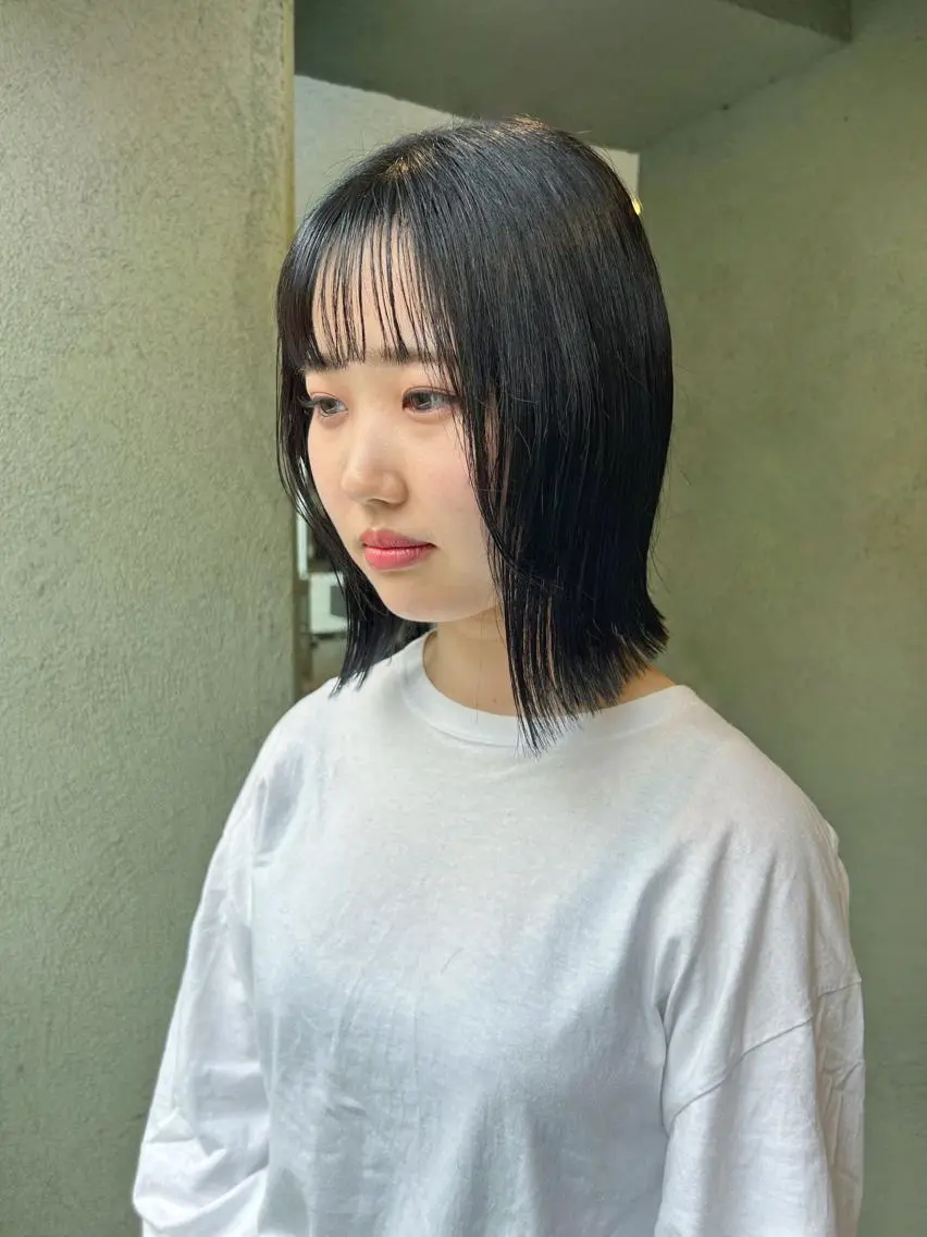 ミディアム 切りっぱなしロブ カット ヘアカラー トリートメント HIROKI ”博多 /ボブのヘアスタイル