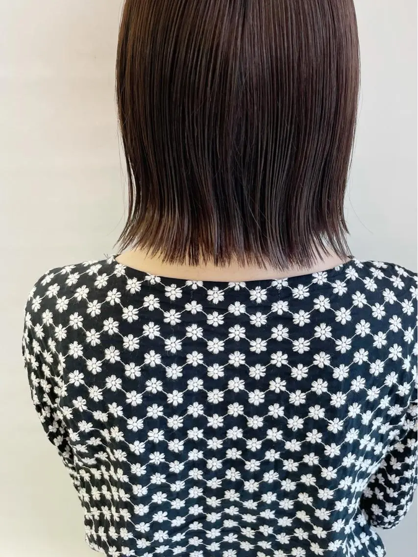 ショート カラー ダークグレー カット ヘアカラー トリートメント 齋藤 咲のヘアスタイル