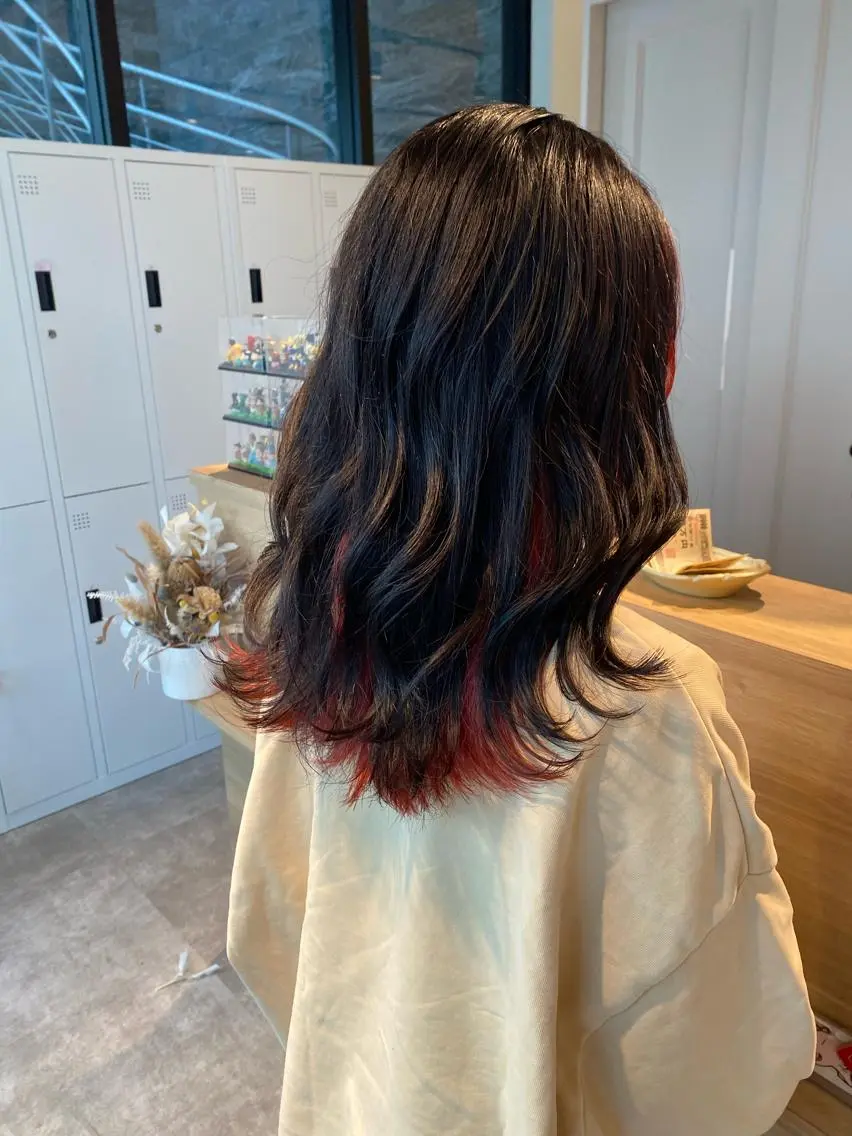 セミロング カラー インナーカラー カット ヘアカラー オスズ 🎀´-のヘアスタイル