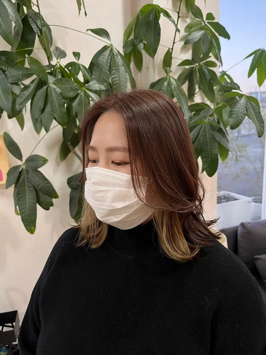 ミディアム カラー ベージュカラー イヤリングカラー ペールベージュ 富永 美玖のヘアスタイル