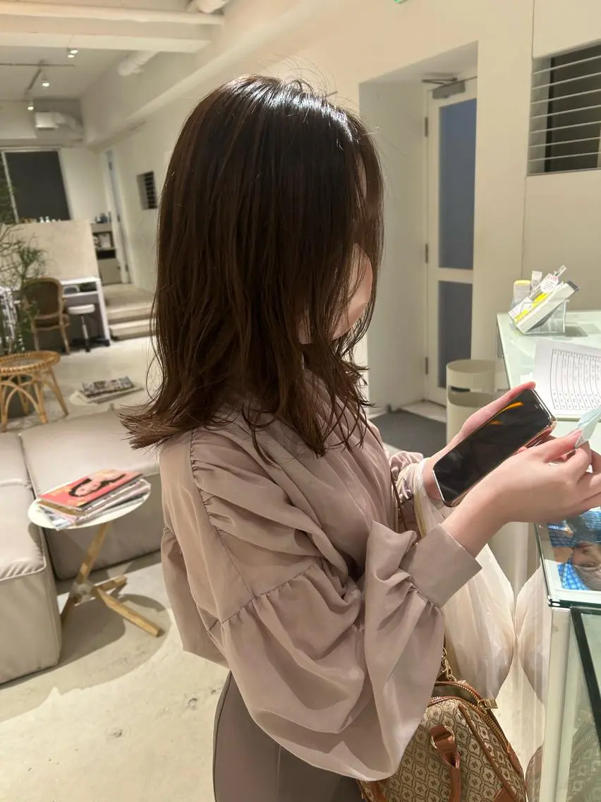 ミディアム カラー ベージュカラー カット ヘアカラー トリートメント 透明感カラー🫧 nanohaのヘアスタイル