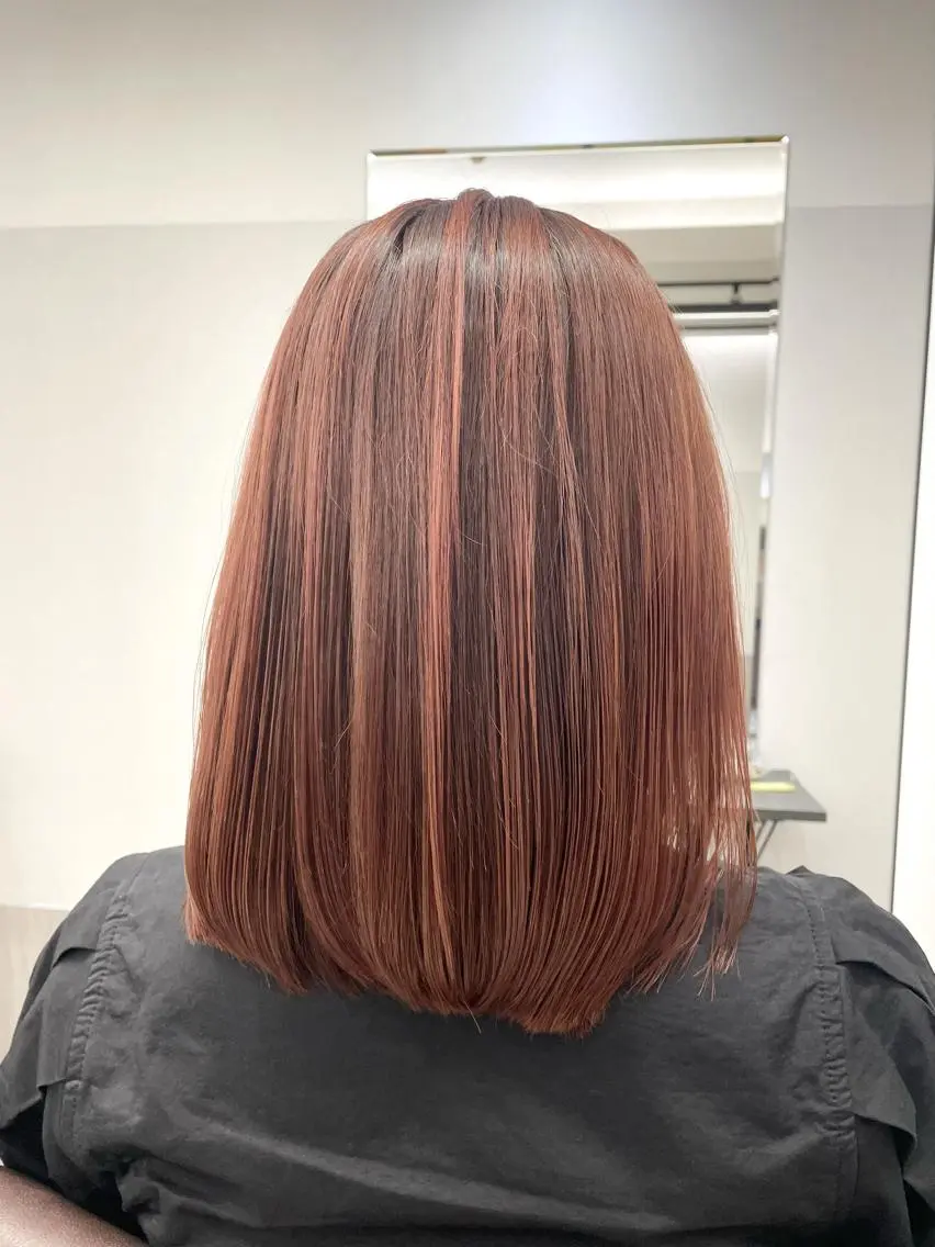 カラー AIRI layer cut hairのヘアスタイル