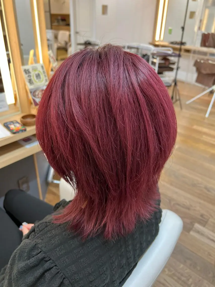ミディアム カラー ブリーチ ピンクカラー ピンクパープル パープルカラー 工藤 梨花のヘアスタイル
