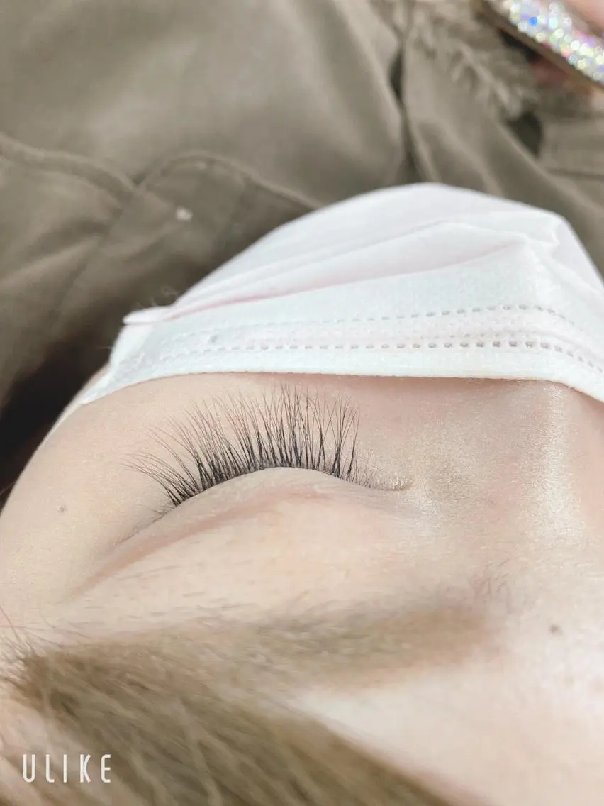 マツエク・マツパ 中村 眞歩のヘアスタイル