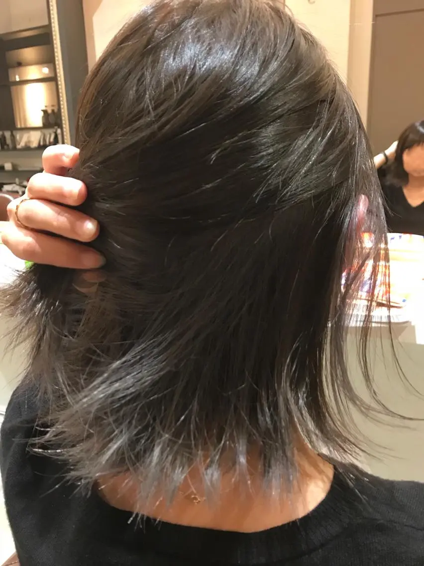 ミディアム カラー ヘアカラー トリートメント Avery SHINのヘアスタイル