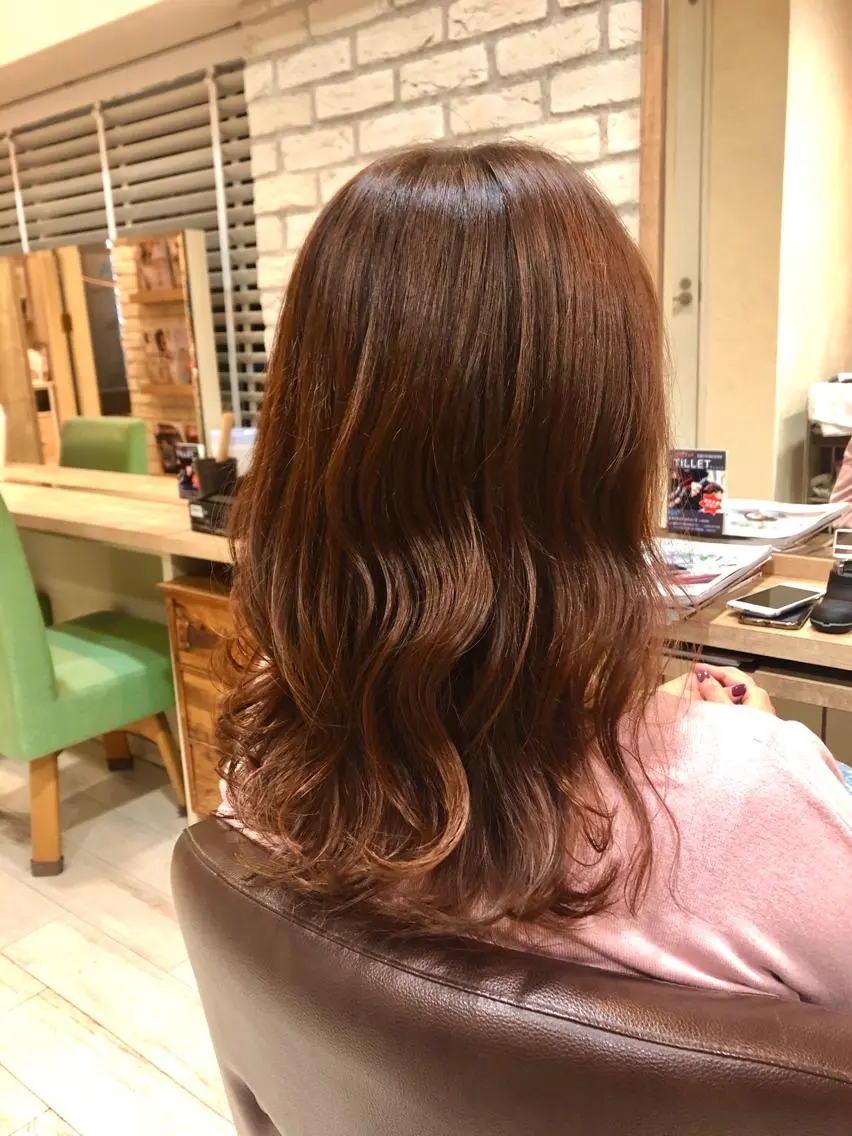 セミロング カラー オレンジ ピンクカラー 清水 有実子のヘアスタイル