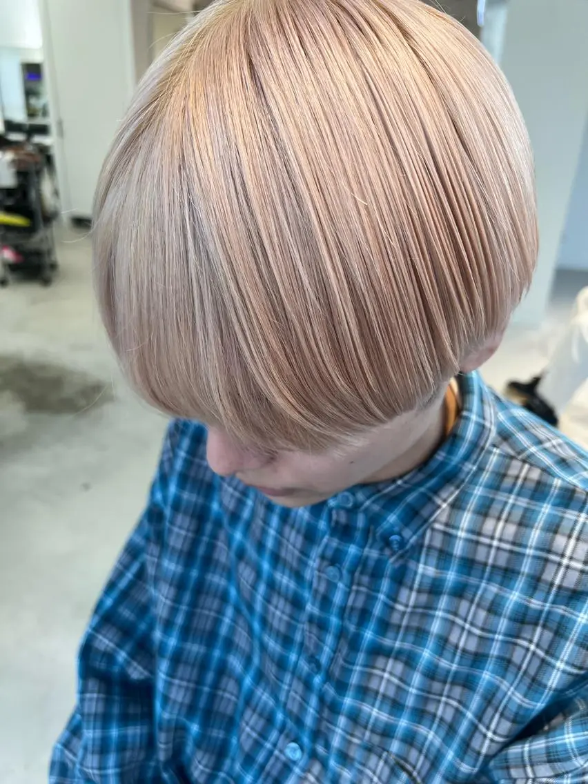ショート カラー メンズ ブロンド ホワイトブロンド ヘアカラー 【副店長】DAYS 2nd 久木山湧也のヘアスタイル
