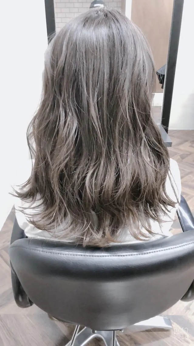 ロング カラー パーマ ヘアアレンジ キッズ ネイル マツエク・マツパ 山崎 義弘のヘアスタイル