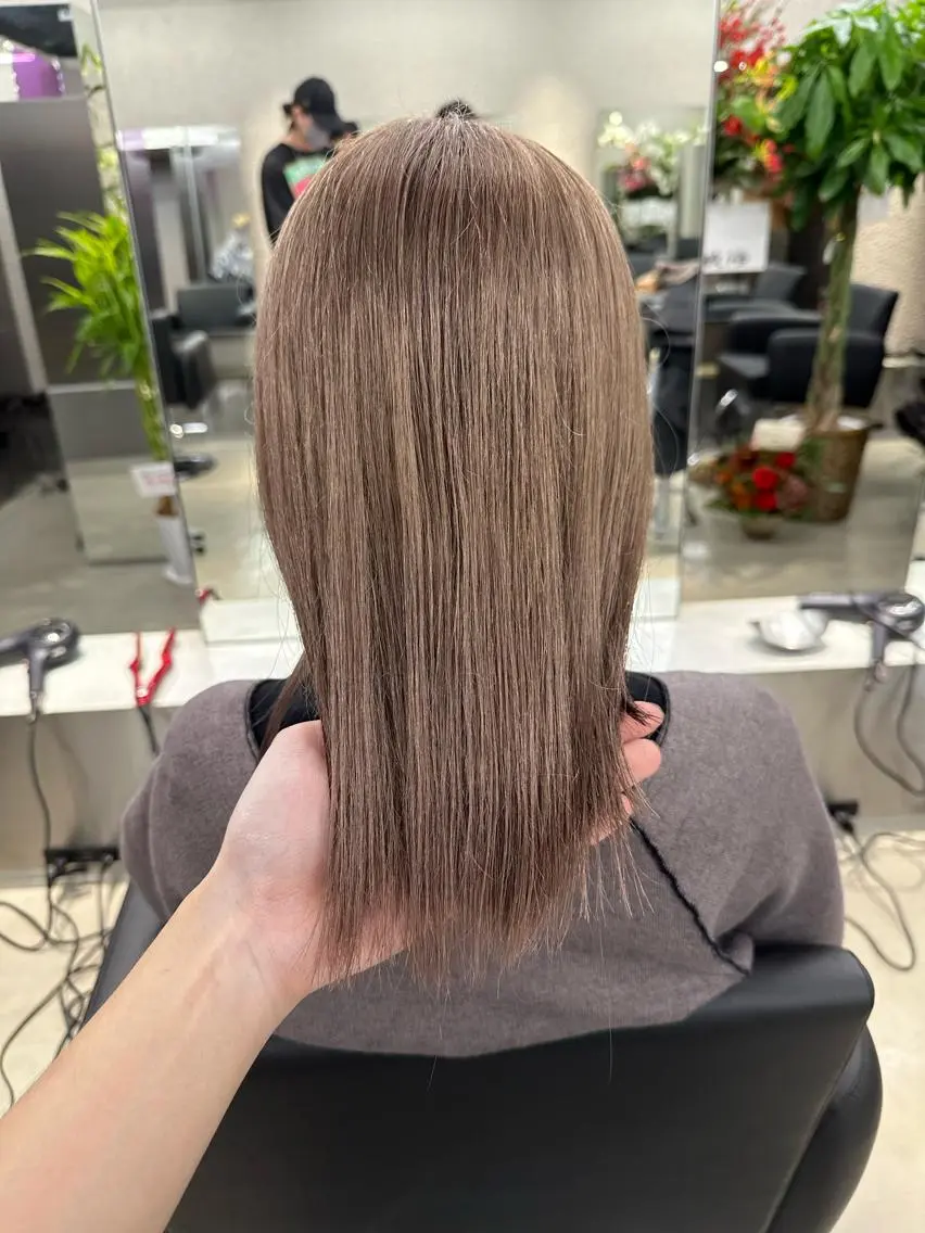 ミディアム カラー ベージュカラー ミルクティーベージュ 鈴木/ボブ/ ミルクティー/ピンクのヘアスタイル