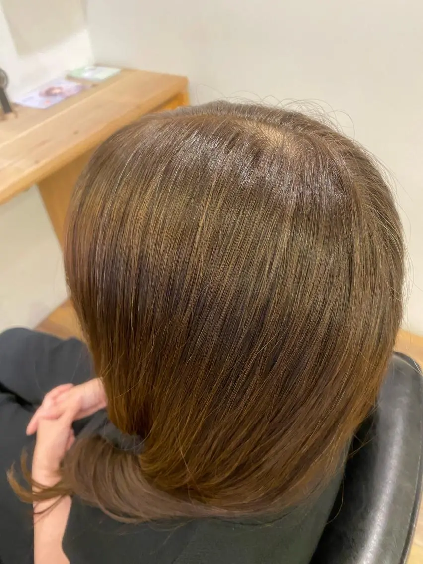 セミロング カラー カット ヘアカラー トリートメント 髪質改善 大内翔太のヘアスタイル