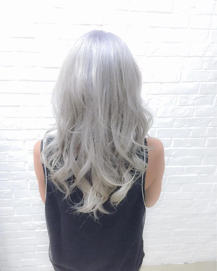 ミディアム セミロング ロング カラー シルバー エクステリピート率 No.1 菊池　悠介のヘアスタイル