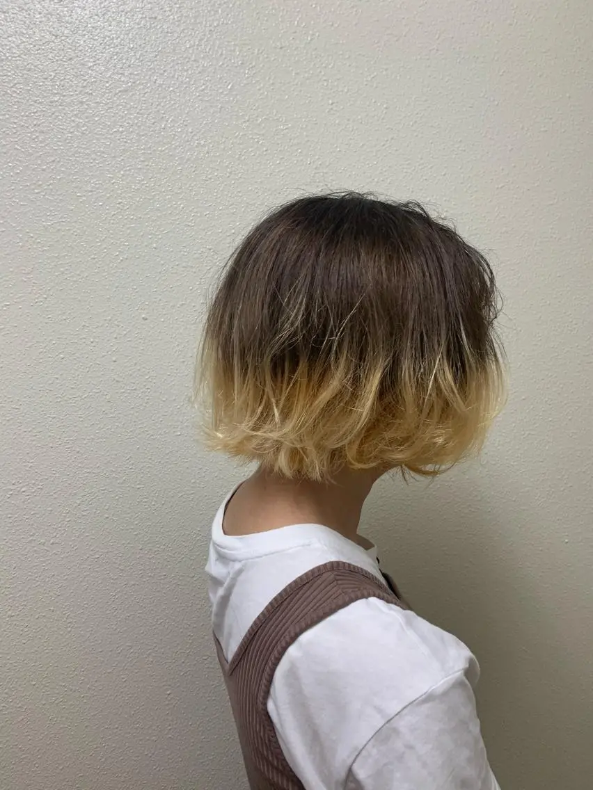 ショート カラー パーマ ヘアアレンジ メンズ キッズ ネイル マツエク・マツパ メンズブリーチ ブリーチ 切りっぱなしヘアボブ ミディアムヘアRYOのヘアスタイル