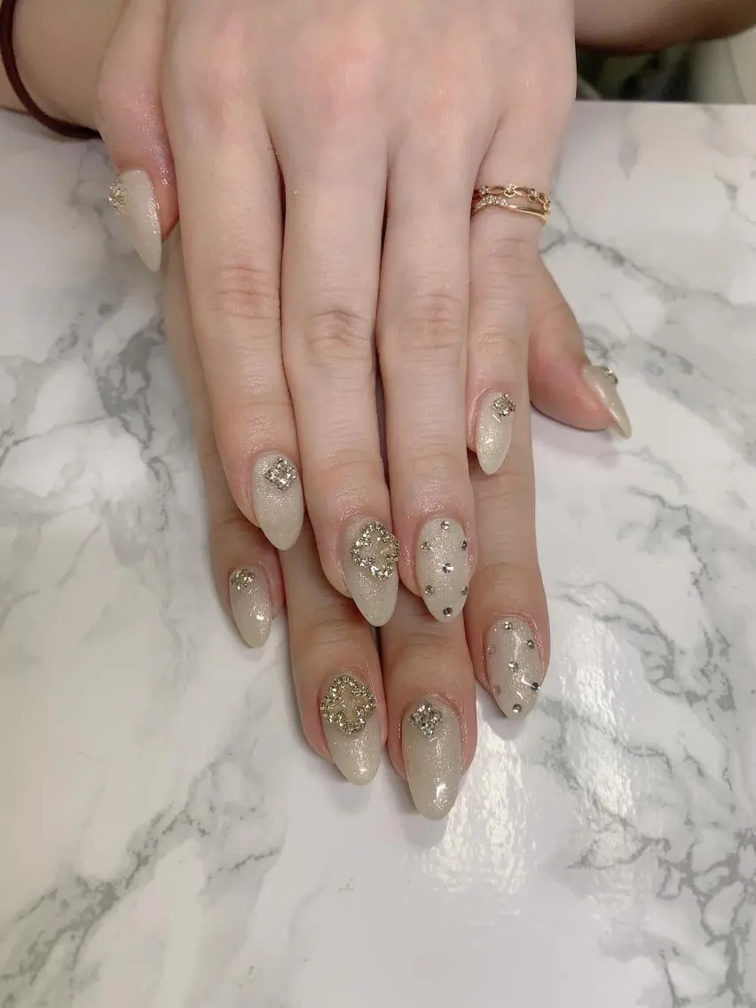 ネイル ハンドネイル はな💎ネイル ワンホン、長さ出しのネイルデザイン