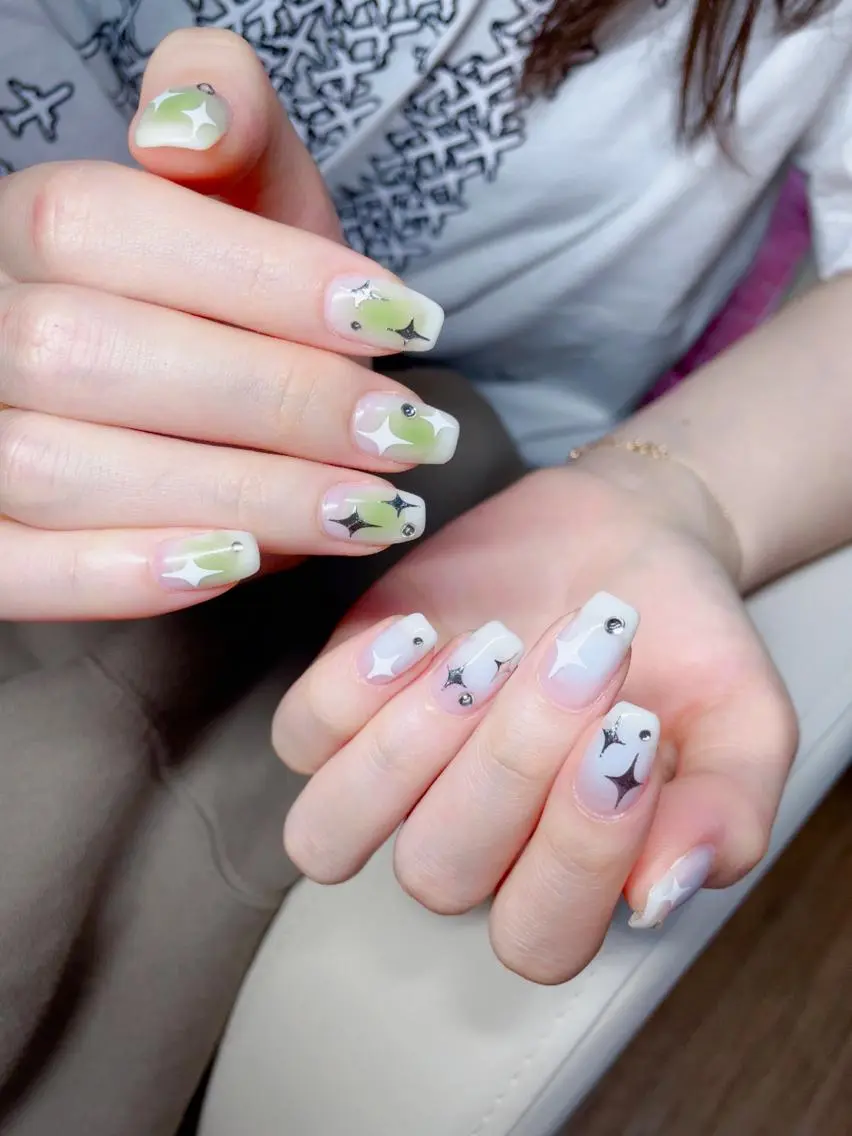 ネイル ハンドネイル M 🌷Nail 長さだし専門店のネイルデザイン