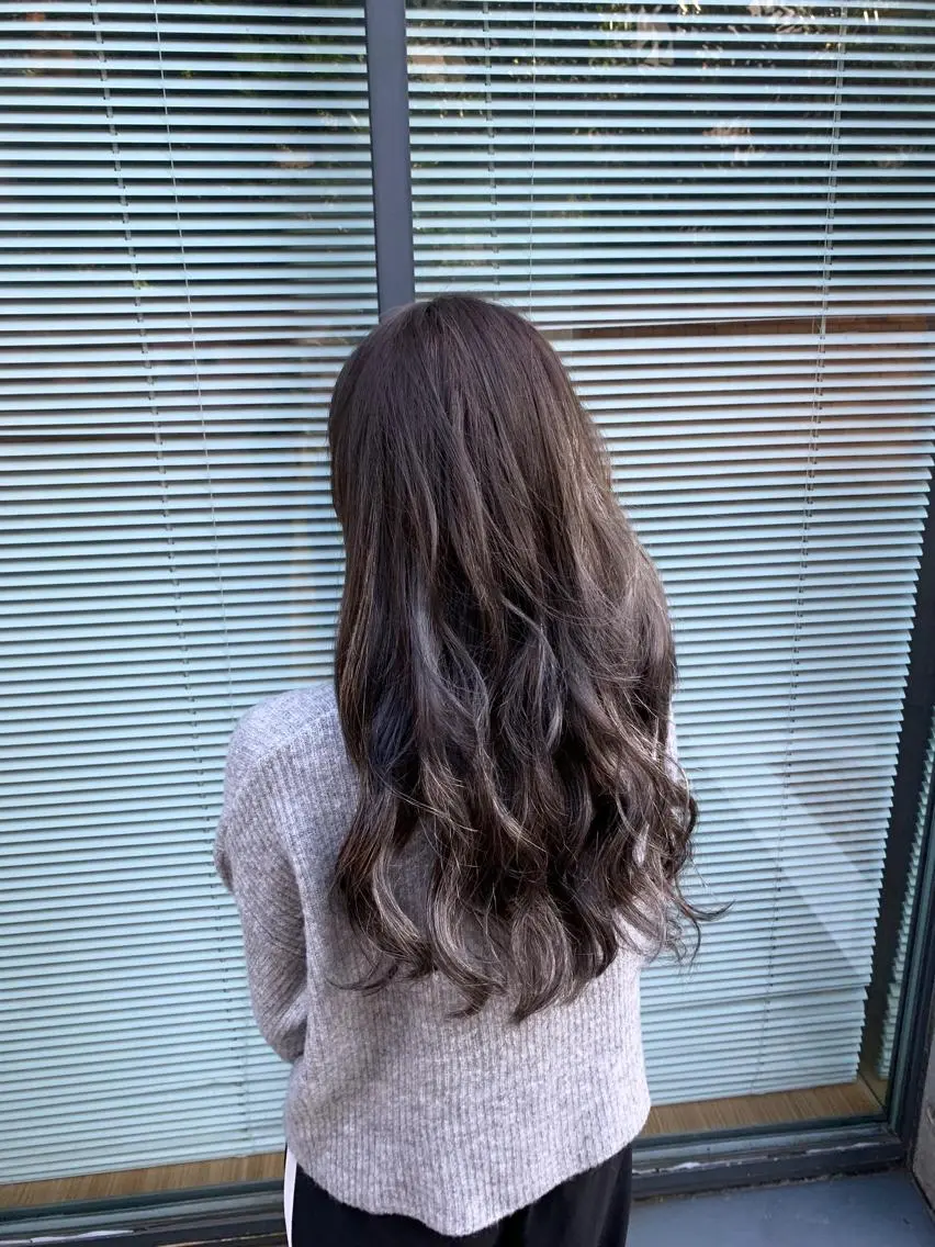 ロング カラー ハイライトカラー ハイライト 色落ちまでキレイに! !女性サロンのヘアスタイル