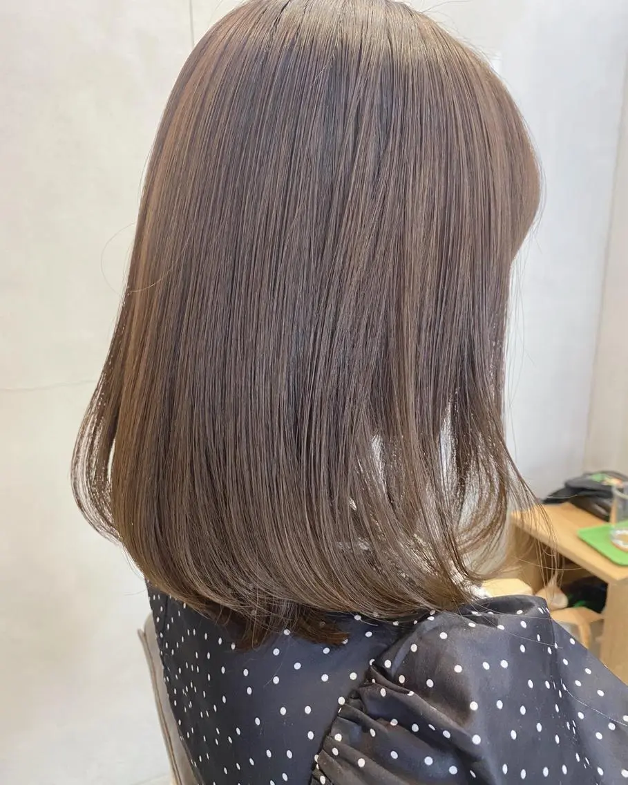 ミディアム カラー conne& ririのヘアスタイル