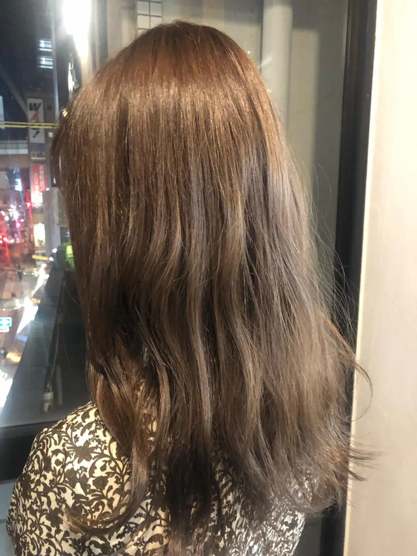 セミロング カラー カット 縮毛矯正 トリートメント 髪質改善&ブリーチ 伊勢 祐一郎のヘアスタイル