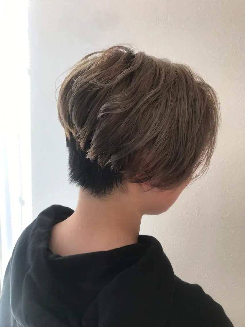 ショート カラー グレージュ ヘアカラー 柴田 祐輔のヘアスタイル