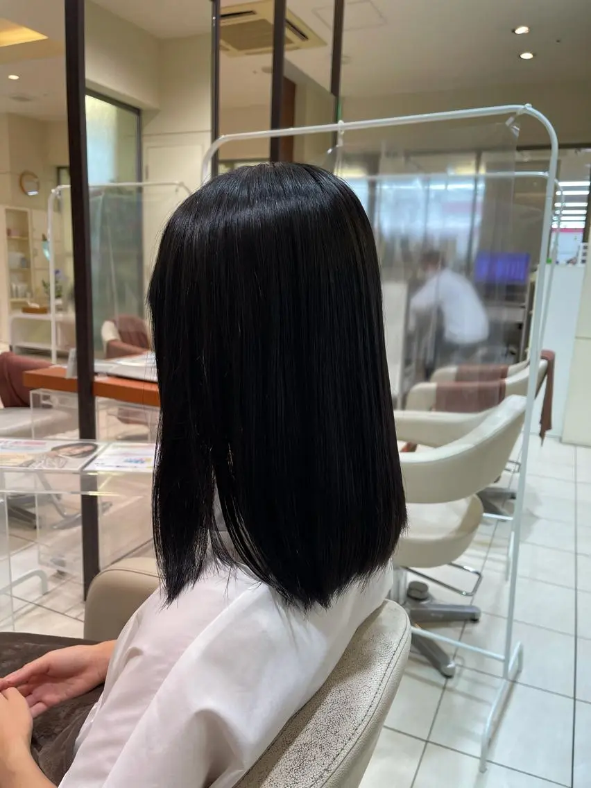 セミロング カラー 黒髪 ブルーカラー ブルーブラック カネヒラ リョウスケのヘアスタイル