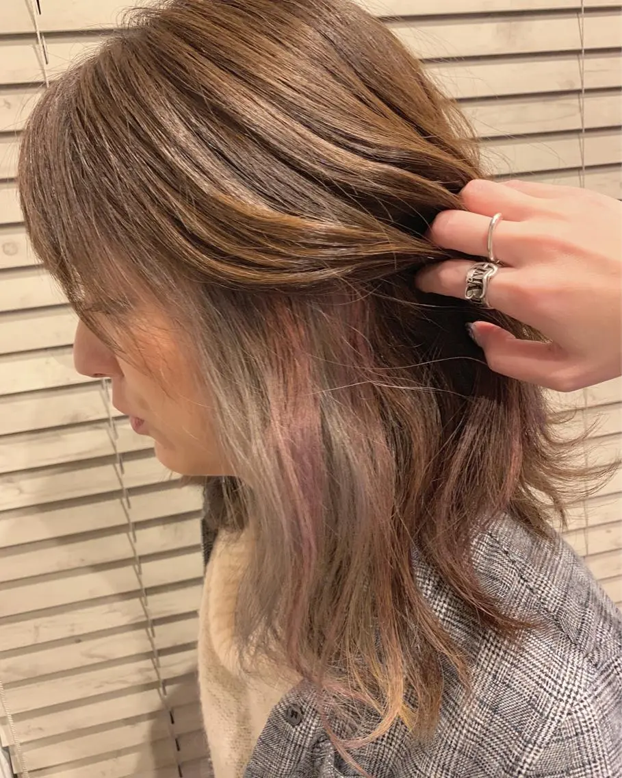 セミロング カラー インナーカラー Sakairi Yunaのヘアスタイル