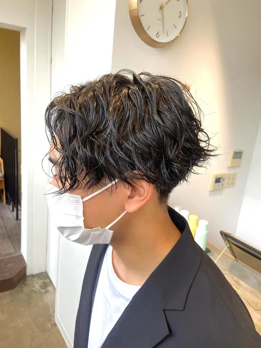 パーマ メンズ ショート/ウルフ ハイトーン/カイセイのヘアスタイル