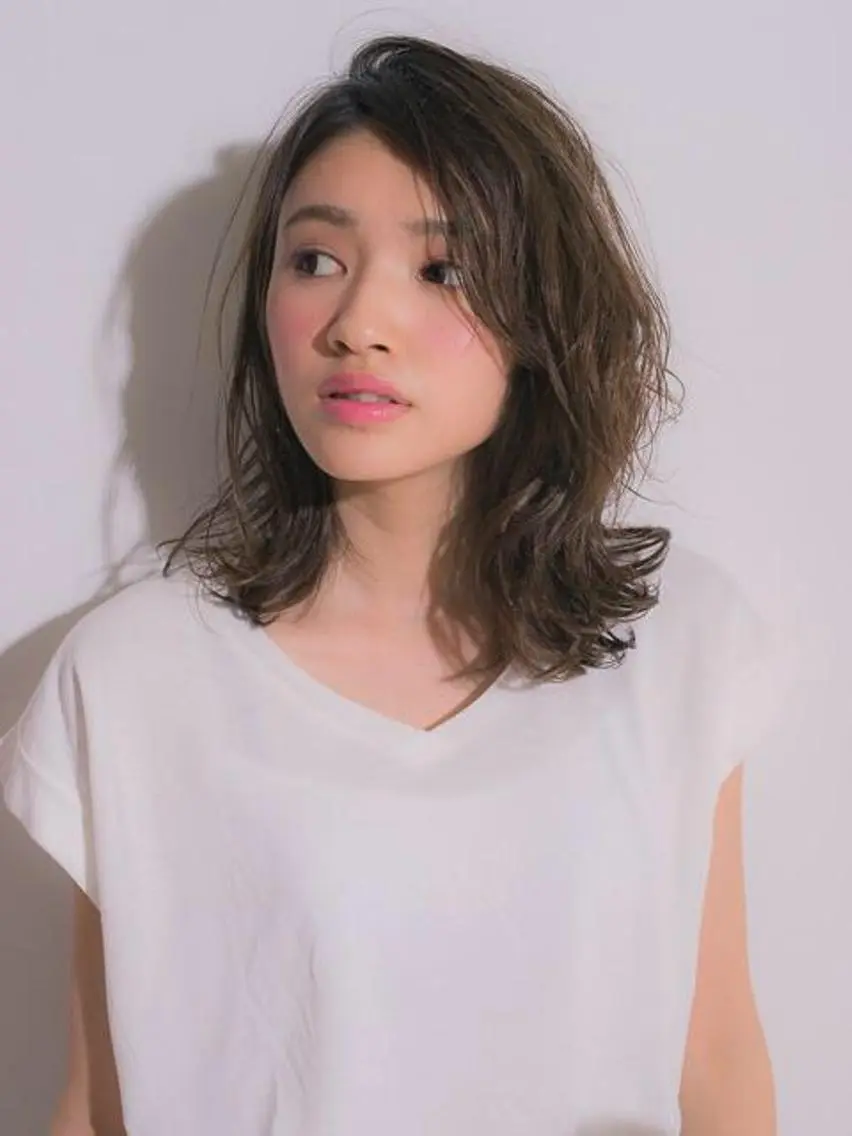 ミディアム カラー パーマ 小濱 秀人のヘアスタイル