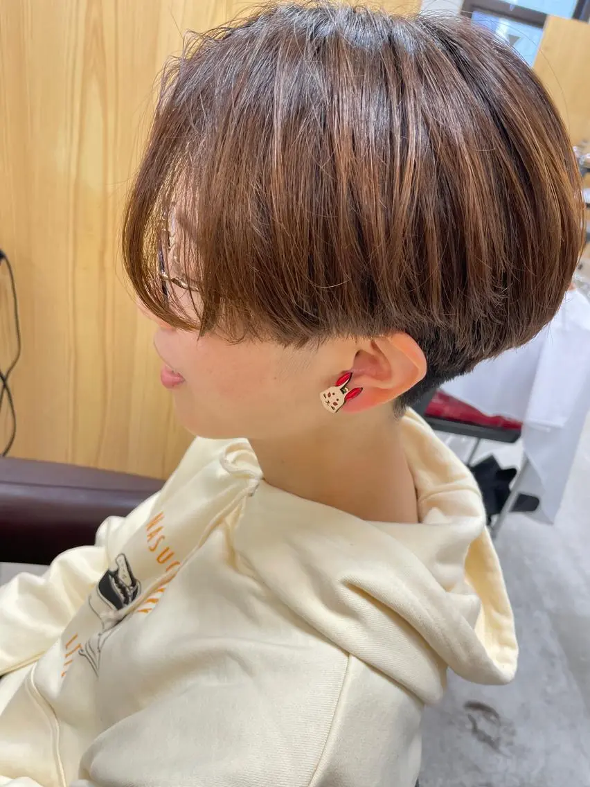 ショート カラー くるくるパーマ aikoのヘアスタイル